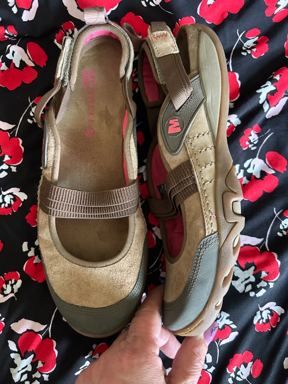 Merrell Women's Brown and Pink Outdoor Sport Sandals. Size 9